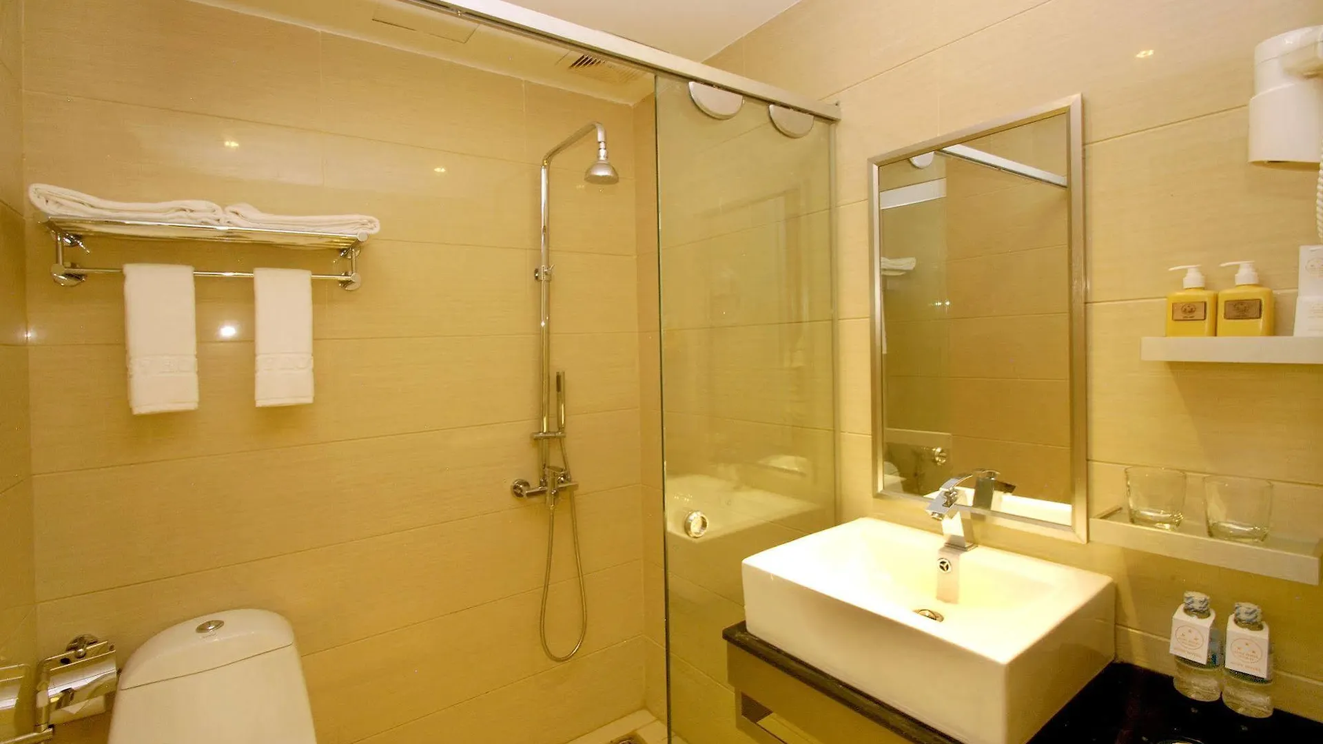 ***  Blue Pearl Hotel Nha Trang Vietnam